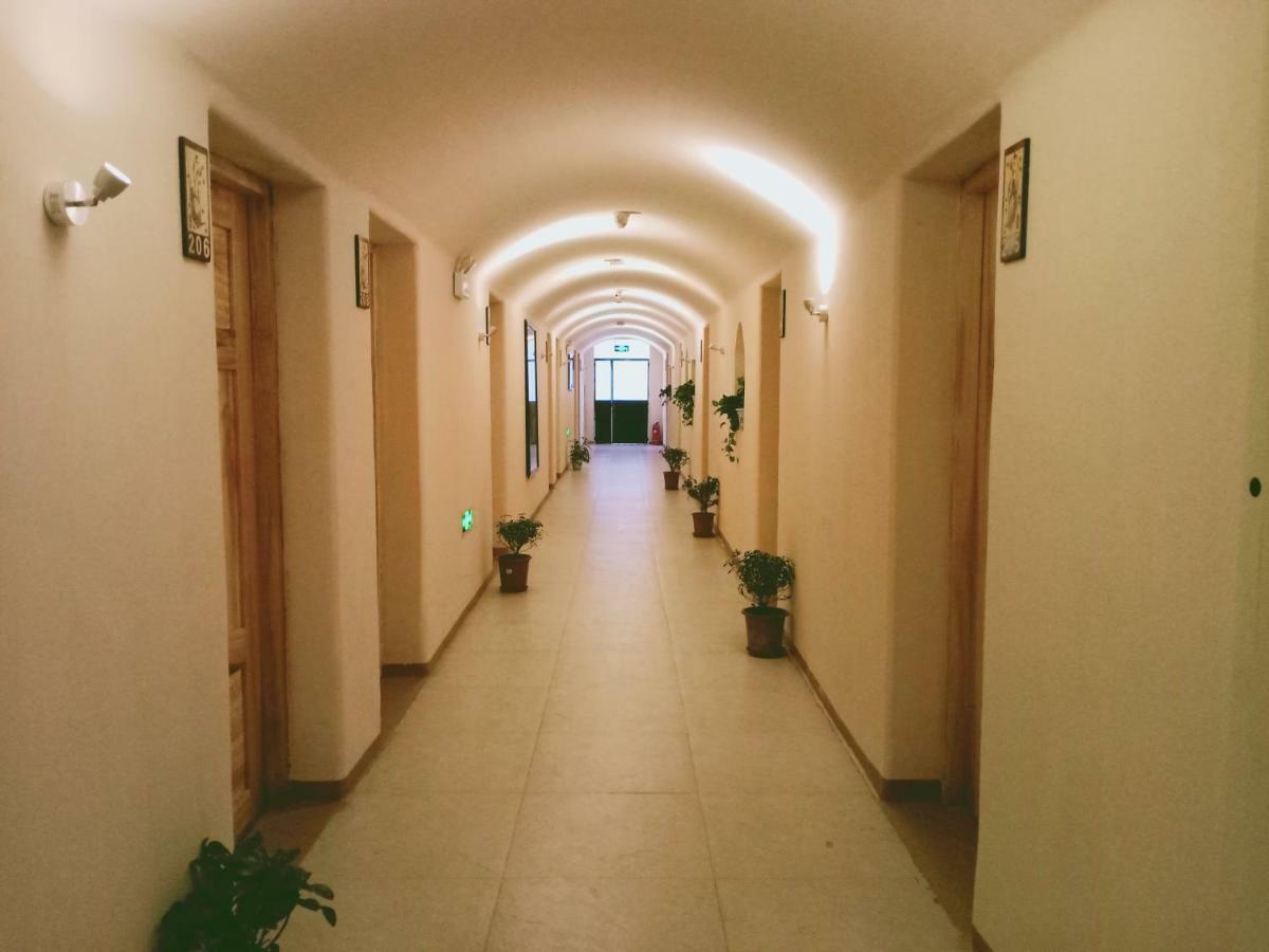 Right Here Hotel Tunhuang Kültér fotó